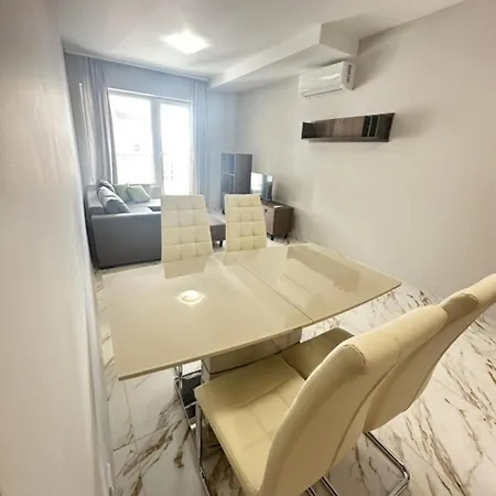 No Remorse Tower & Private Parking Apartament *